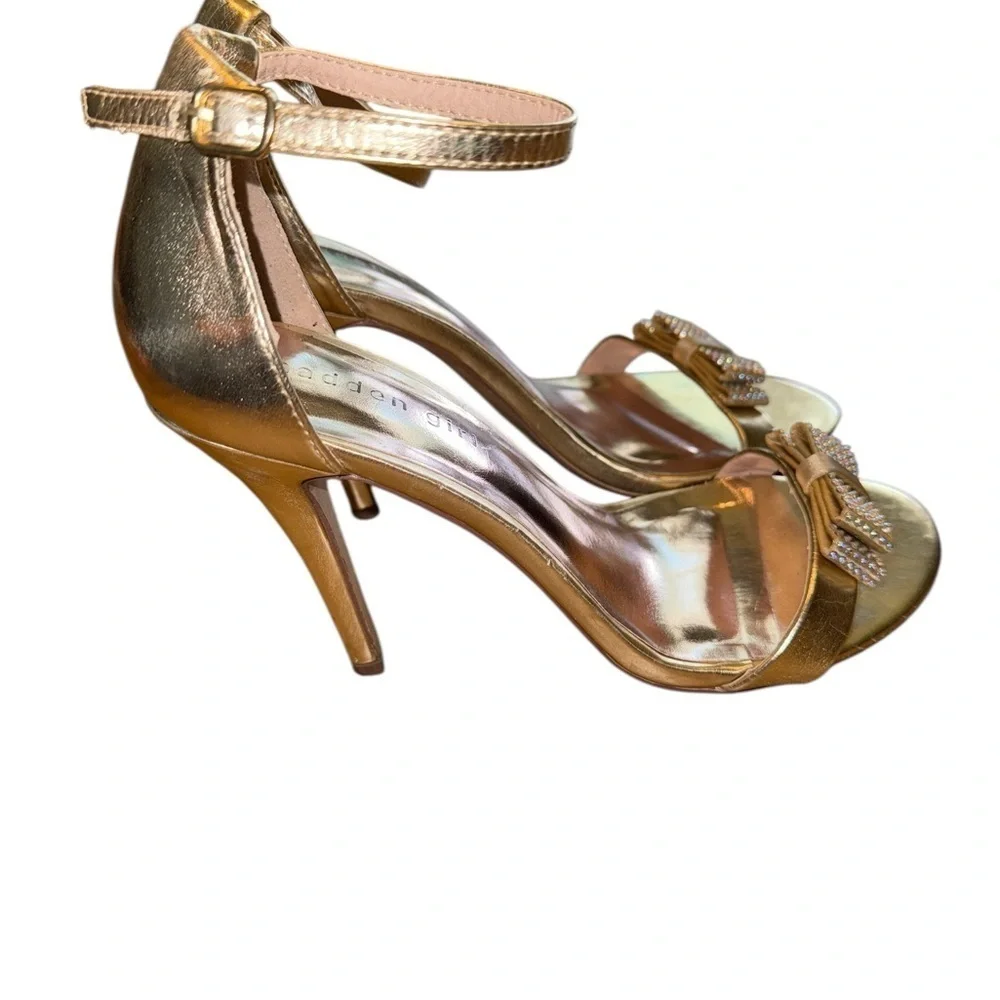 fashion inserted